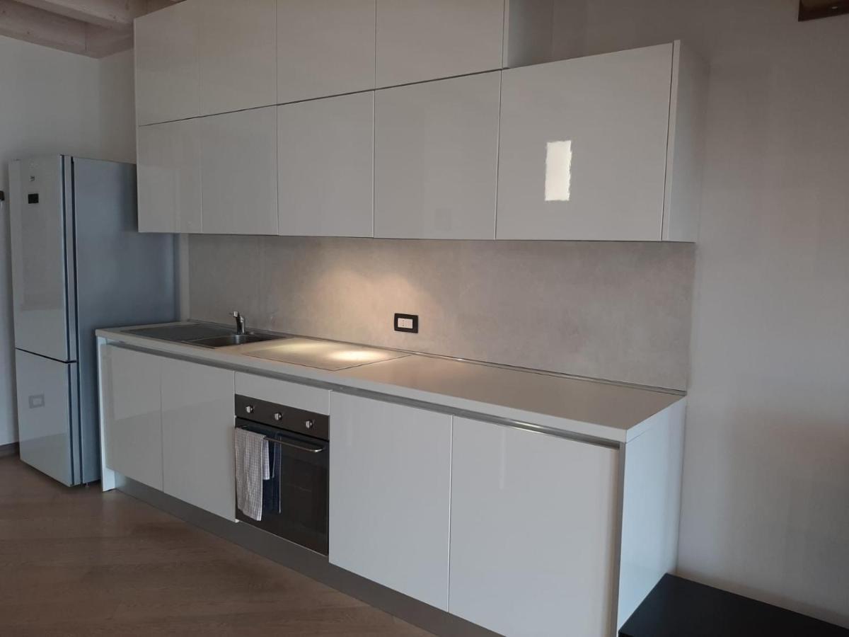 Bmp Apartment Deluxe 1 Jacuzzi Riscaldata Privata Vista Lago Di Garda Brenzone sul Garda Luaran gambar