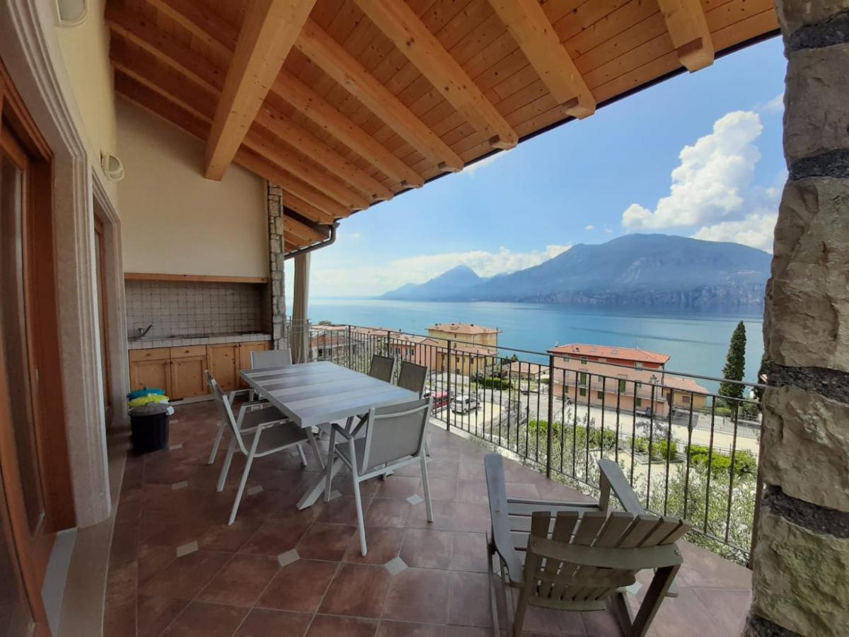 Bmp Apartment Deluxe 1 Jacuzzi Riscaldata Privata Vista Lago Di Garda Brenzone sul Garda Luaran gambar