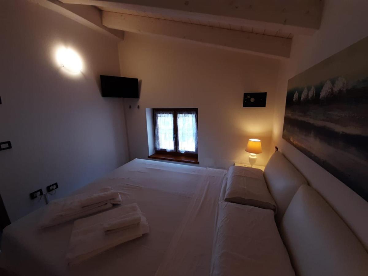 Bmp Apartment Deluxe 1 Jacuzzi Riscaldata Privata Vista Lago Di Garda Brenzone sul Garda Luaran gambar
