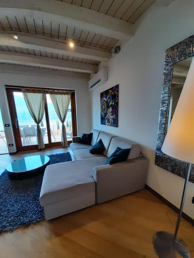 Bmp Apartment Deluxe 1 Jacuzzi Riscaldata Privata Vista Lago Di Garda Brenzone sul Garda Luaran gambar